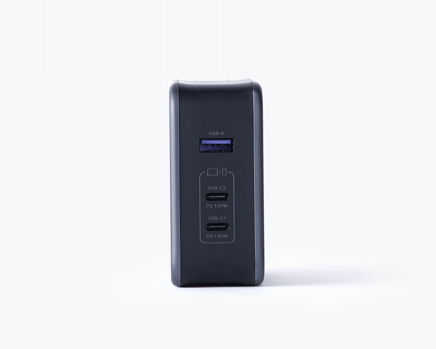 UGREEN Nexode 140W 使用シーン